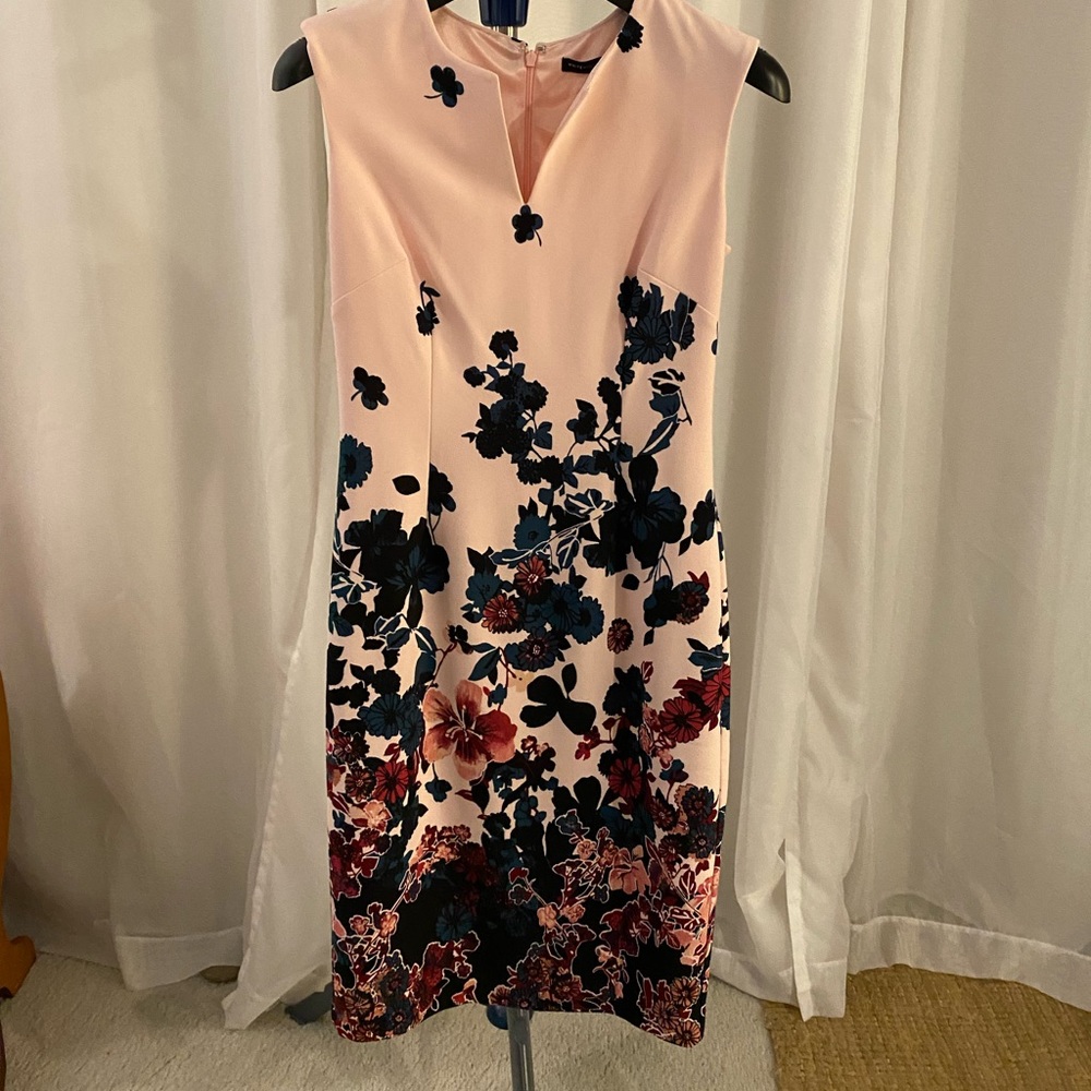 WHBM NWT beautiful floral sheath dress